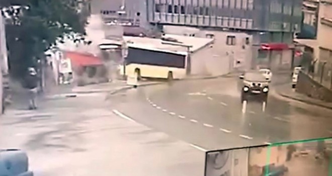 Pendik'de İETT otobüsünün feci kazası kamerada
