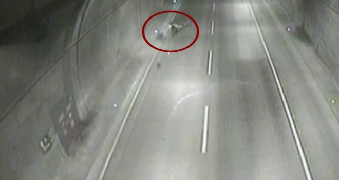 Kağıthane Tüneli'nde feci motosiklet kazası kamerada