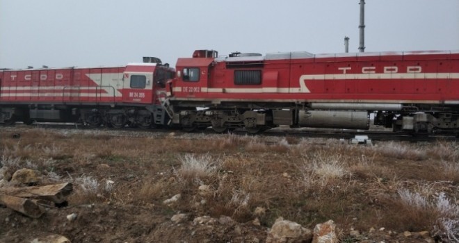 Sivas'ta yolcu treni ile yük treni çarpıştı: 14 yaralı