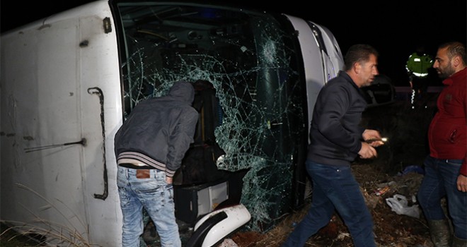 Erzincan'da yolcu otobüsü şarampole uçtu: 20 yaralı