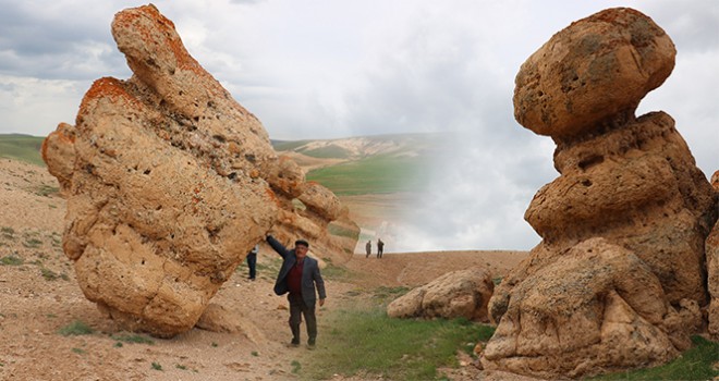 Sivas'taki esrarengiz kayalar dikkat çekiyor