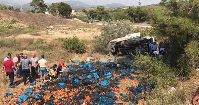  Mersin'de tarım işçilerini taşıyan kamyon devrildi, çok sayıda ölü ve yaralı var