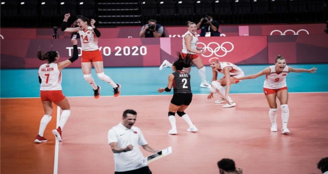 A Milli Kadın Voleybol Takımı'ndan harika başlangıç