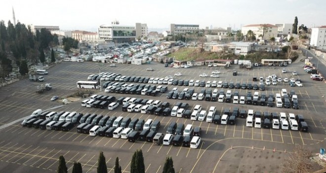  Yüzlerce lüks araç otoparklara çekildi!
