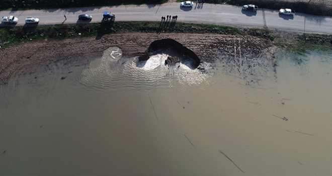 İzmir'de aşırı yağışlardan sonra ürküten obruklar