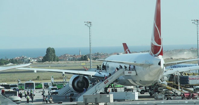 Uçakta sigara içen yolcuya bin 717 lira para cezası