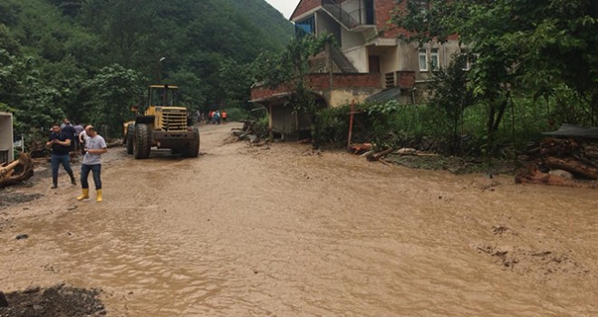Trabzon'un Araklı ilçesinde yaşanan sel felaketinde bilanço giderek artıyor