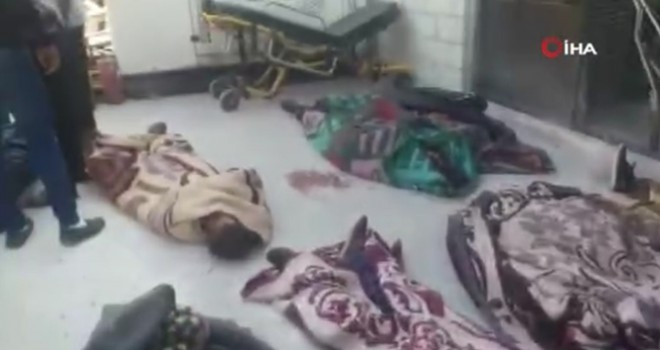 Rus savaş uçakları İdlib'de muhaliflerin kampını vurdu: 75 ölü