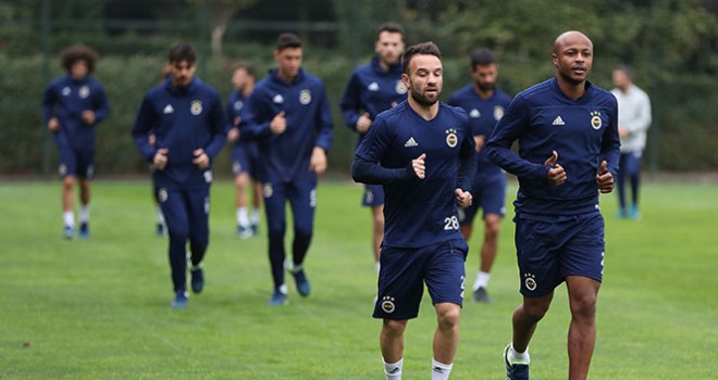 Fenerbahçe'de Sivasspor maçı hazırlıkları sürüyor