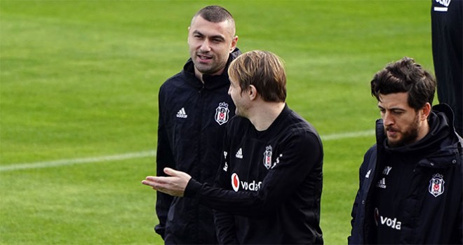 Burak Yılmaz resmen Beşiktaş'ta! Borsaya bildirildi