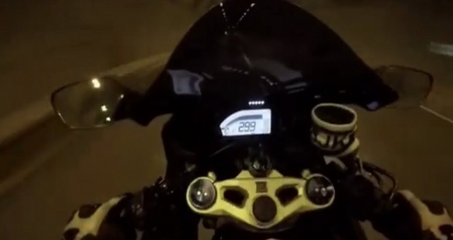 Motosikletli maganda İstanbul’un göbeğinde 299 km hız yaptı