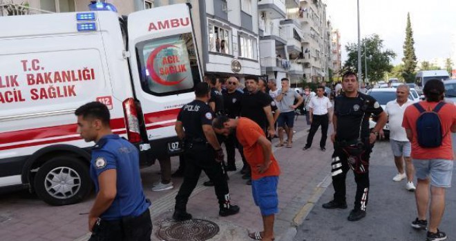 İhbara giden ekiplerin düşen tabancasını alıp 2 polisi ayağından vurdu