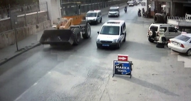 Maaşını alamayınca hem kepçeyi hem polis memurunu kaçırdı