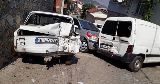 Bursa'da freni patlayan  iş makinesi dehşet saçtı