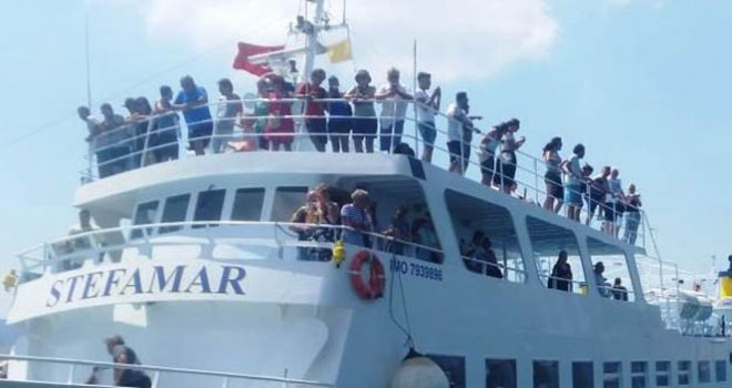 Ege denizinde arızalanan Yunan feribotu 168 yolcusuyla birlikte kurtarıldı