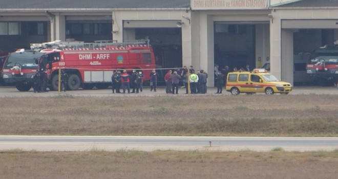 Polisten kaçan göçmenler Adana Havalimanı'na girdi