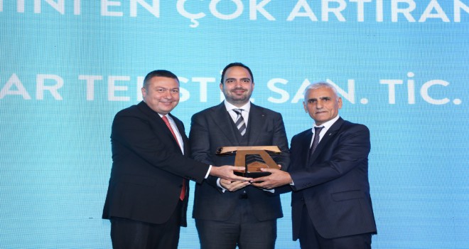 Nazar Tekstil’e ihracatını en çok arttıran başarı özel ödülü verildi!