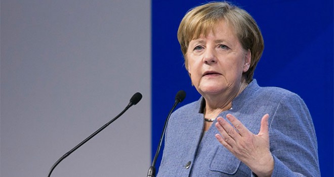 Merkel'den Covid-19 yeni türüne yönelik uyarı