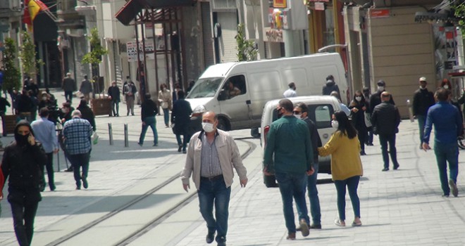  Taksim Meydanı ve İstiklal Caddesi bugün de doldu