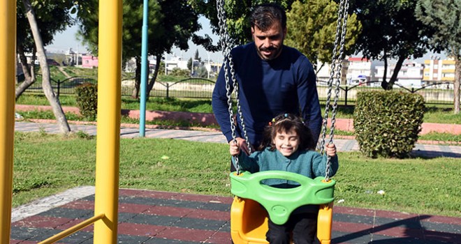 Suriye'deki savaşta kör olan küçük Sidra, Türkiye'de sağlığına kavuştu