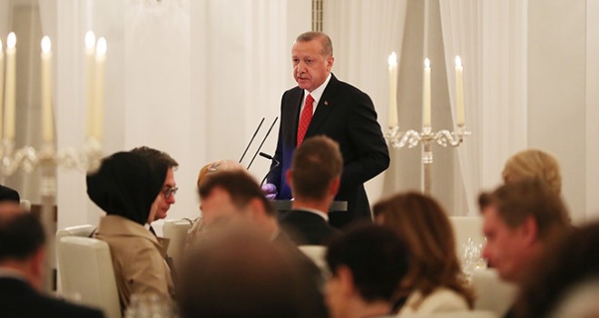 Erdoğan: 'Teröristler Almanya'da elini kolunu sallayarak dolaşmaktadır'