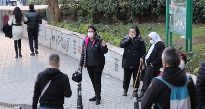 “Yolda kaldık” diyerek duygu sömüren dilenciler, taksi çağırarak kaçtı