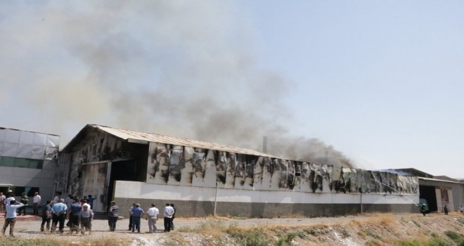  Kahramanmaraş'ta tekstil fabrikasında yangın!