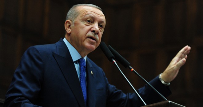  Cumhurbaşkanı Erdoğan'dan Türk bayrağını yırtan ırkçı Yunan milletvekiline tepki