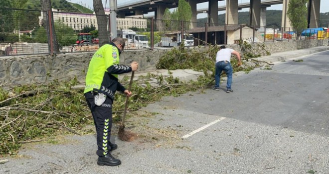 İBB'ye ulaşılamayınca polis temizledi