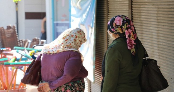 Hırsızlık yaparken yakalanan anne ile kızına 900 lira maske cezası