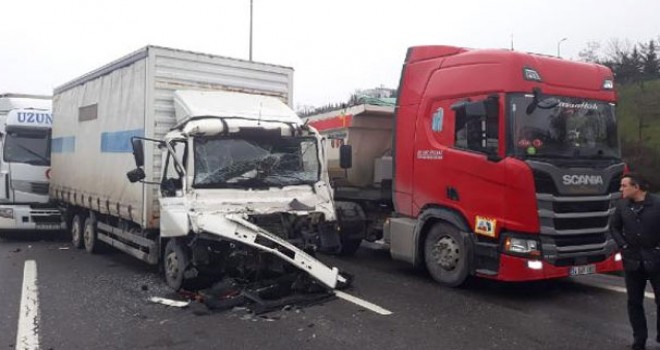 TEM'de zincirleme kaza! Bölgede yoğun trafik var