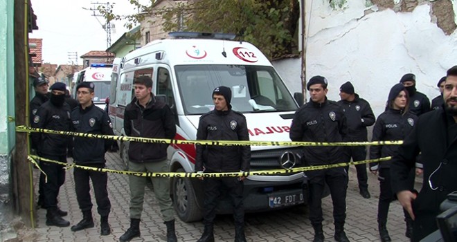  Konya'da iki katlı kerpiç ev çöktü: 3 ölü