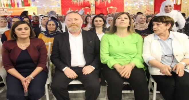 HDP’den skandal açıklama! Terörist cenazesine katılan vekillere