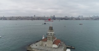 Türk Donanmasının gururu 'TCG Sakarya'nın bir günlük yolcuğunu İHA görüntüledi