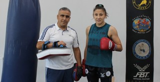 Çatlak parmağıyla dünya şampiyonu oldu