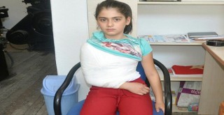 Köpeklerin saldırdığı 12 yaşındaki Merve'nin kolu kırıldı