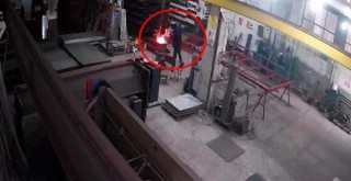 Tinerle sobayı yakmak isterken alevler içinde kaldı!