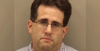 Sınıfta rezalet! Öğretmen masasının arkasında…