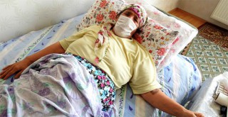 Onca hastaya baktı şimdi bakıma muhtaç yaşıyor