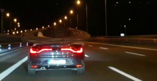  Otoyolda kazaya davetiye çıkartan görüntü