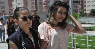 Ofis basan kızlar tahliye edildi