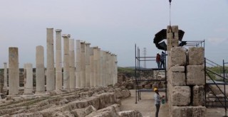 Eşi benzeri olmayan 1906 yıllık heykel Laodikya'da bulundu