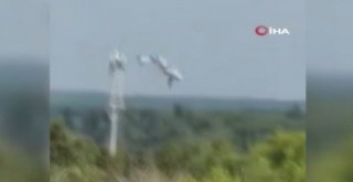 Rusya'da 3 kişinin bulunduğu askeri nakliye uçağı düştü
