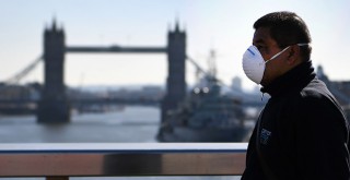 İngiltere'de son 24 saatte korona virüsten 739 kişi öldü