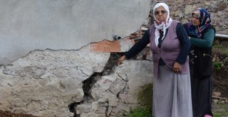 Heyelan korkusu yaşayan vatandaşlar: 'Geceleri uyumaya korkuyoruz'