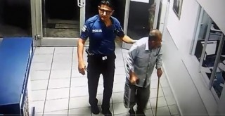 Polis memurundan duygulandıran davranış