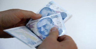 Türk lirasıyla dış ticaret 4 ayda 500 milyar lirayı aştı