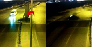 Direğe çarpıp minibüsün önüne düşen otomobilin 2'ye bölündüğü anlar kamerada