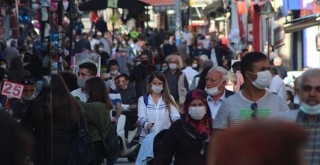 Akın akın gelmeye devam ediyorlar! Adım atacak yer kalmadı