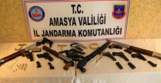 Amasya’da jandarmadan ‘düğün dernek’ operasyonu: 14 silaha el konuldu, 9 gözaltı